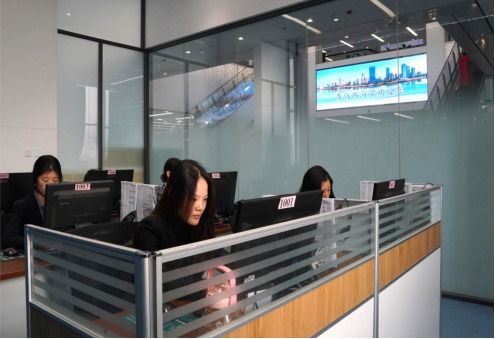 青島西海岸新區(qū)人社局 服務(wù)熱線接訴即辦，智慧社保服務(wù)為民